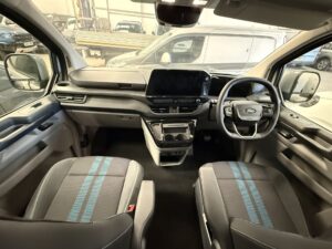 Ford Transit Custom Sport DCIV – LWB – 236ps 2.5L Duratec Petrol PHEV – Automatic – 24 Month Deal