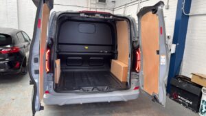 Ford Transit Custom Sport DCIV – SWB – 236ps 2.5L Duratec Petrol PHEV – Automatic – 24 Month Deal