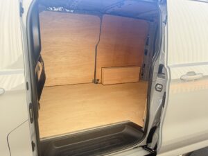 VW Transporter T7 – T32 Commerce + 2.0L TDI Tailgate SWB Manual – 24 Month Deal